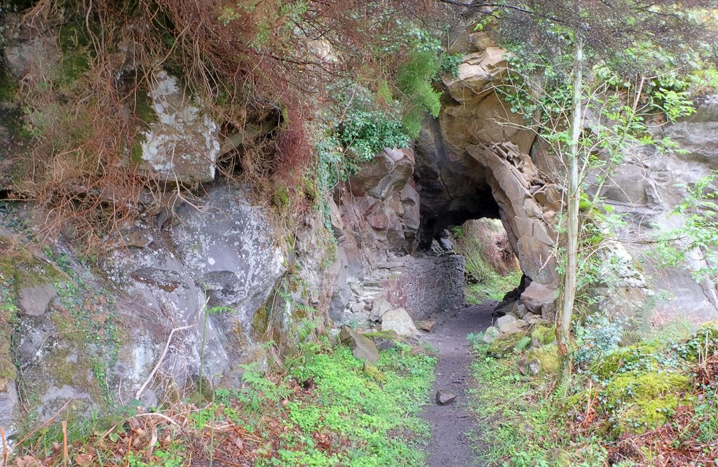 Túnel del ferrocarril minero del cuarto piso del Grupo San José. Valle de Turón. Mieres. Asturias. 2019