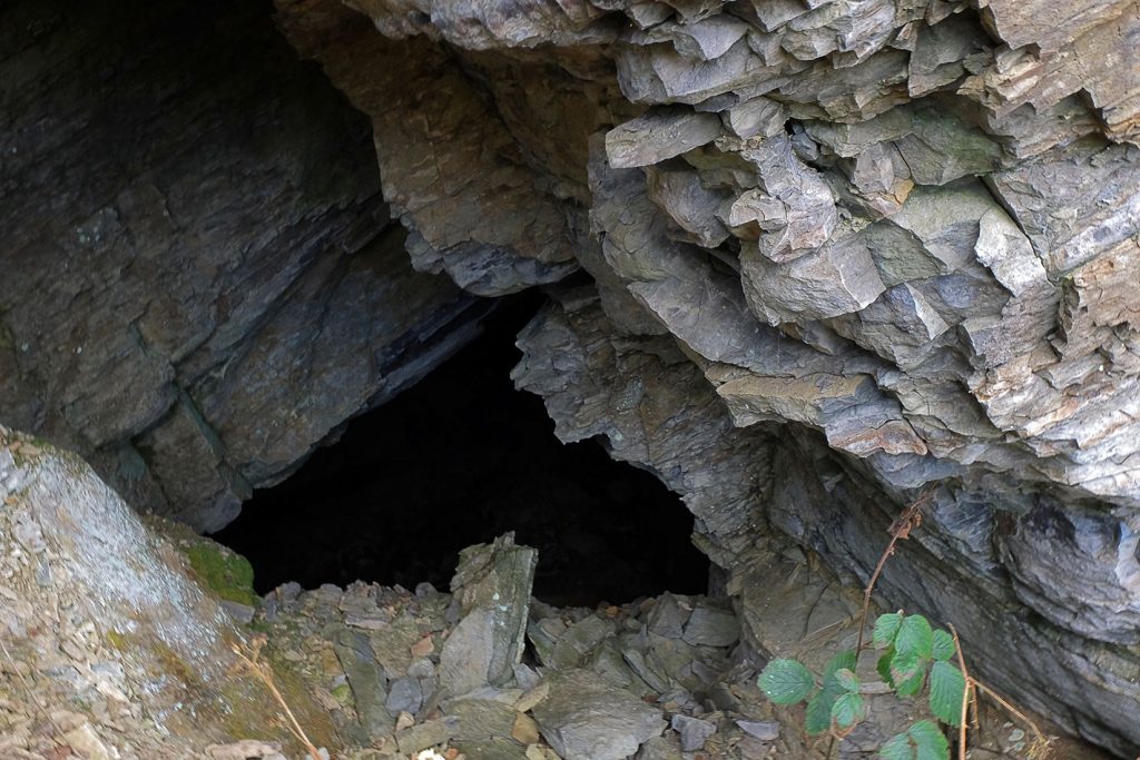 Bocamina del mismo nivel del Pozu La Balanza. Valle de Turón. Mieres. Asturias. 2018