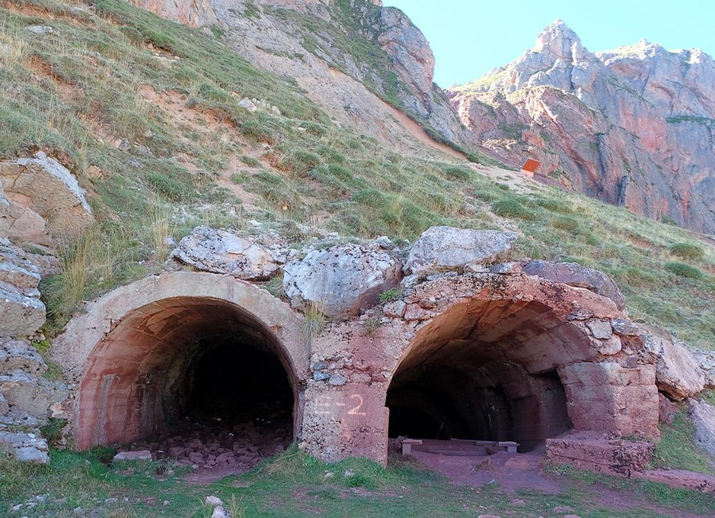 Bocaminas del segundo piso de Mina Santa Rita. Somiedo. Asturias. 2019
