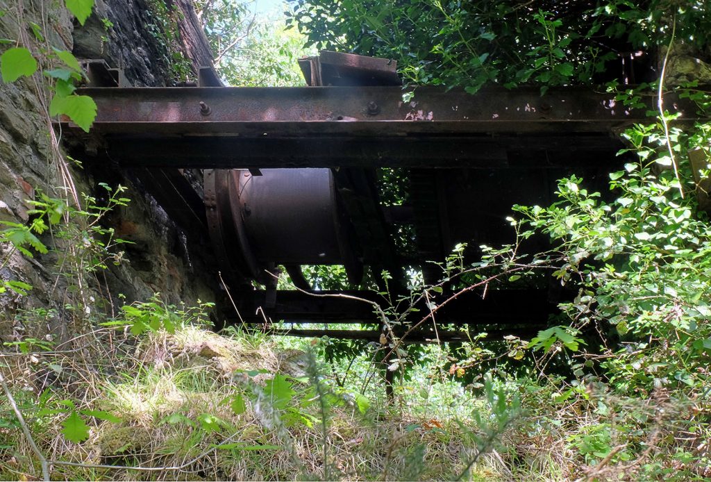 Tambores de la casa de máquinas de un plano inclinado de Mina Riquela. Valle de Turón. Mieres. Asturias. 2019