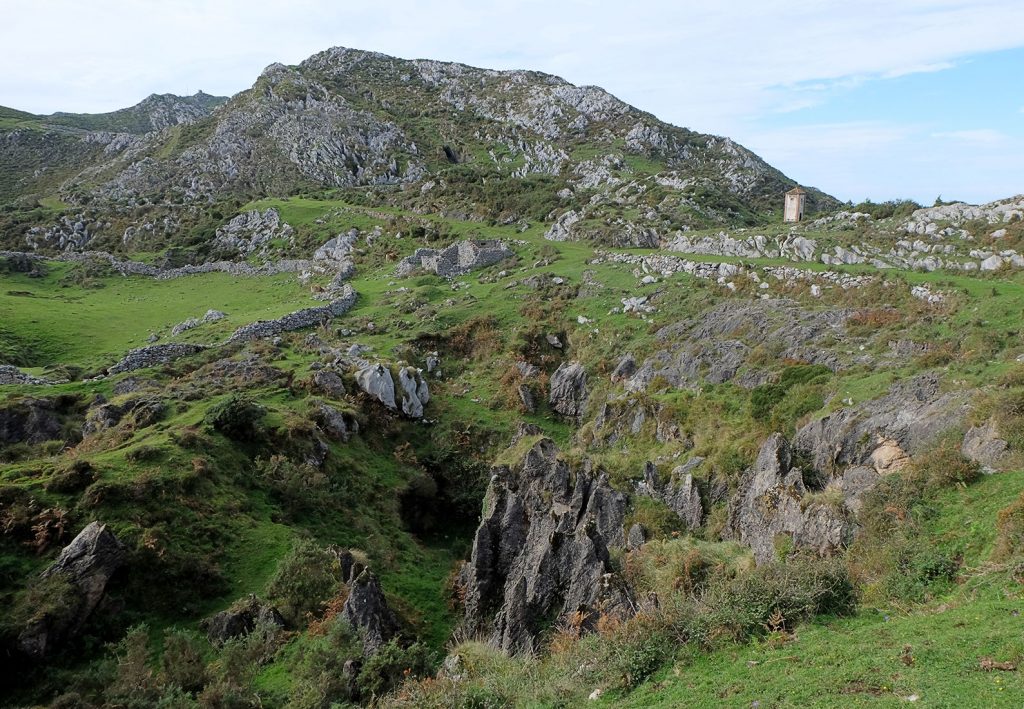 Antiguas labores a cielo abierto de Minas El Pilar. Alevia. Peñamellera Baja. Asturias. 2019