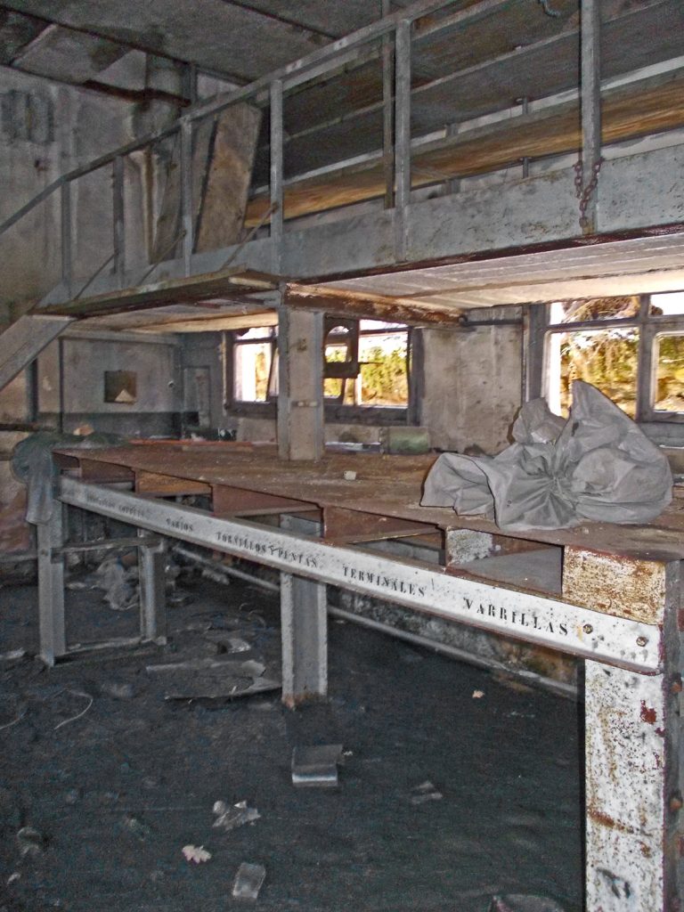 Instalaciones abandonadas de el Pozo Ibarra, Ciñera de Gordón. Pola de Gordón. León 2014