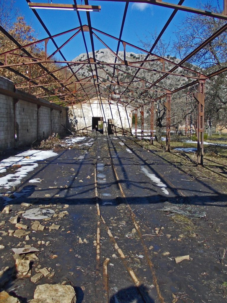 Instalaciones abandonadas de el Pozo Ibarra, Ciñera de Gordón. Pola de Gordón. León 2014