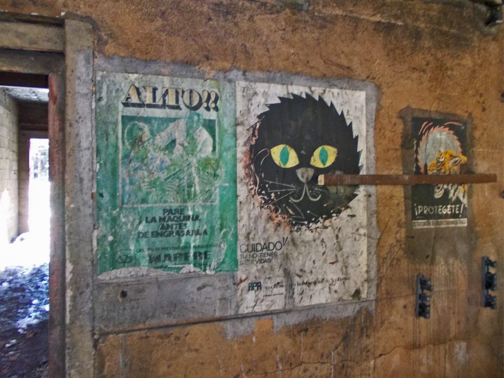 Instalaciones abandonadas de el Pozo Ibarra, Ciñera de Gordón. Pola de Gordón. León 2014