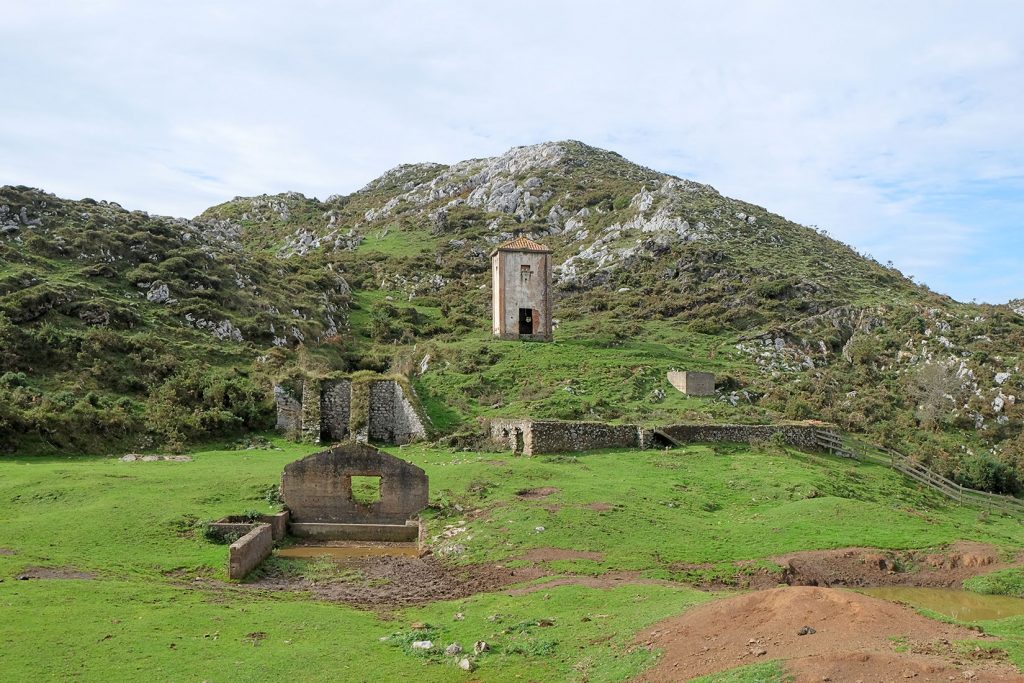Explanada principal de Minas El Pilar. Alevia. Peñamellera Baja. Asturias. 2019