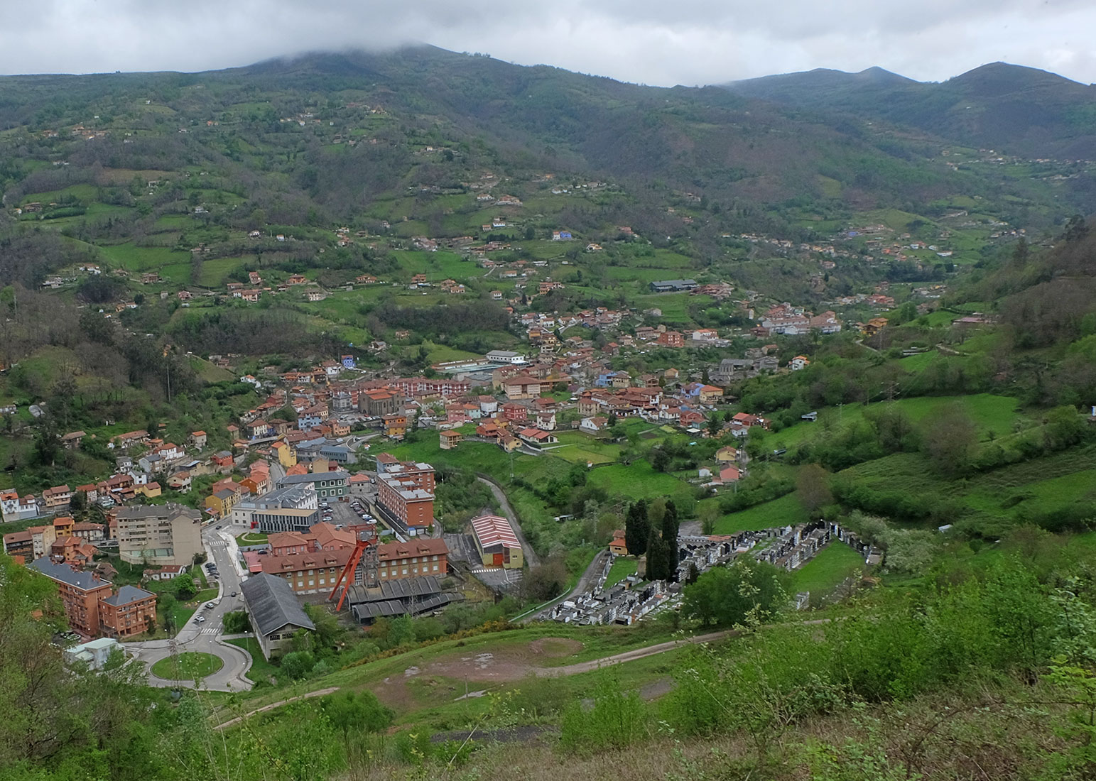 Pozo San Jos Visto Desde La Escombrera Valle De Tur n Mieres Pozo San Jos Visto Desde La Escombrera Valle De Tur n Mieres