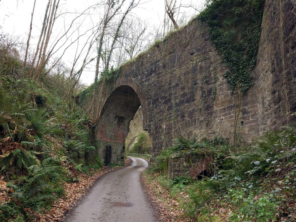 Puente del ferrocarril del primer piso de Mina Mariana. Mieres. Asturias. 2017