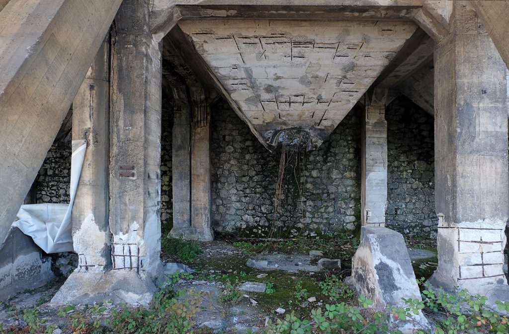 Detalle de una tolva del puerto carbonero de San Esteban de Pravia. Muros del Nalón. Asturias. 2019