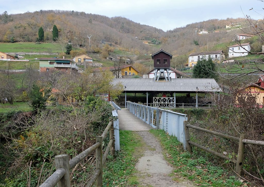 Vista general del Pozu Espinos. Valle de Turón. Mieres. Asturias. 2018