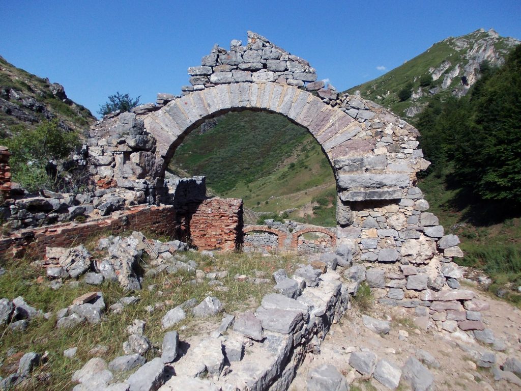 Instalaciones mineras abandonadas de la Mina Divina Providencia. Cármenes. León 2018