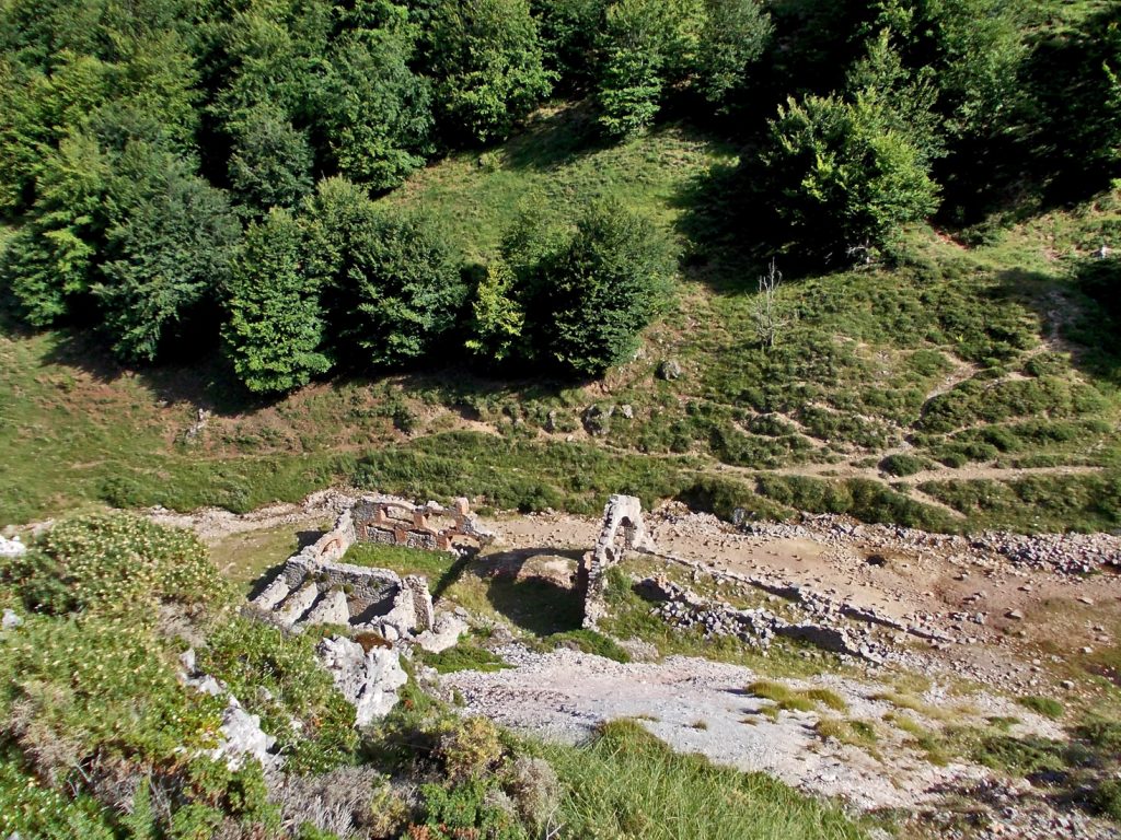 Instalaciones mineras abandonadas de la Mina Divina Providencia. Cármenes. León 2018
