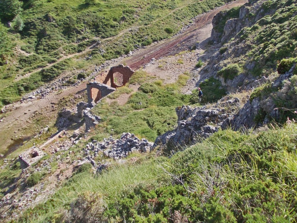Instalaciones mineras abandonadas de la Mina Divina Providencia. Cármenes. León 2018