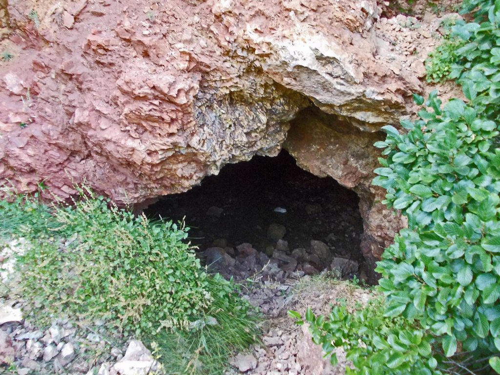 Instalaciones mineras abandonadas de la Mina Divina Providencia. Cármenes. León 2018