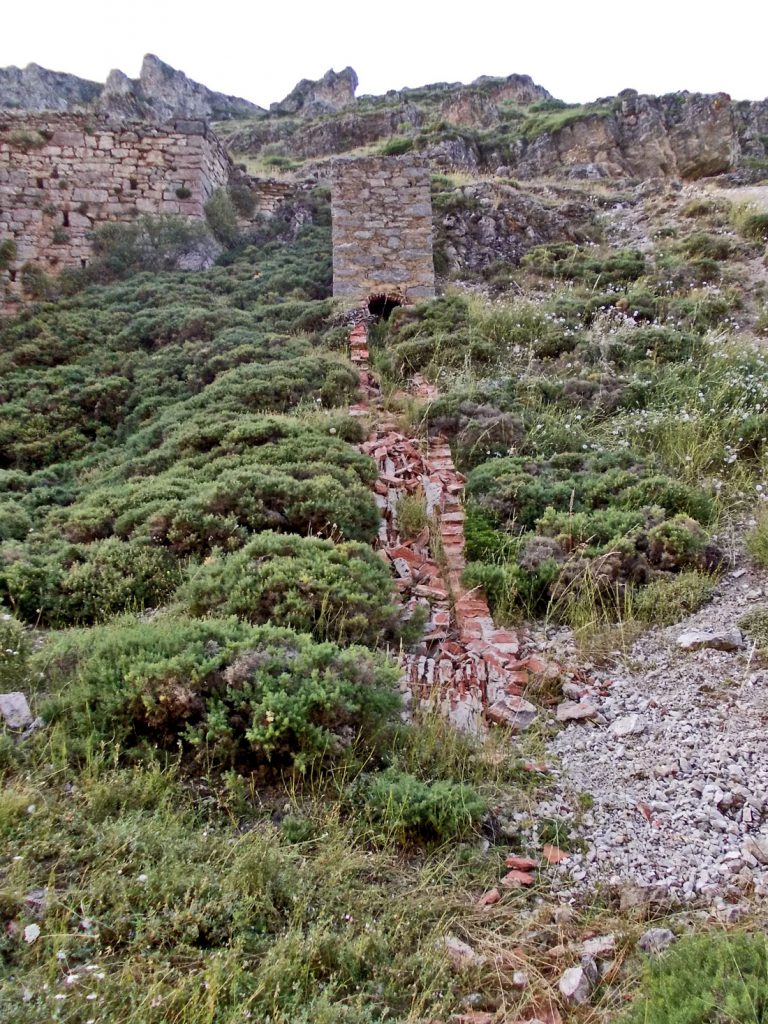 Instalaciones mineras abandonadas de la Mina Divina Providencia. Cármenes. León 2018