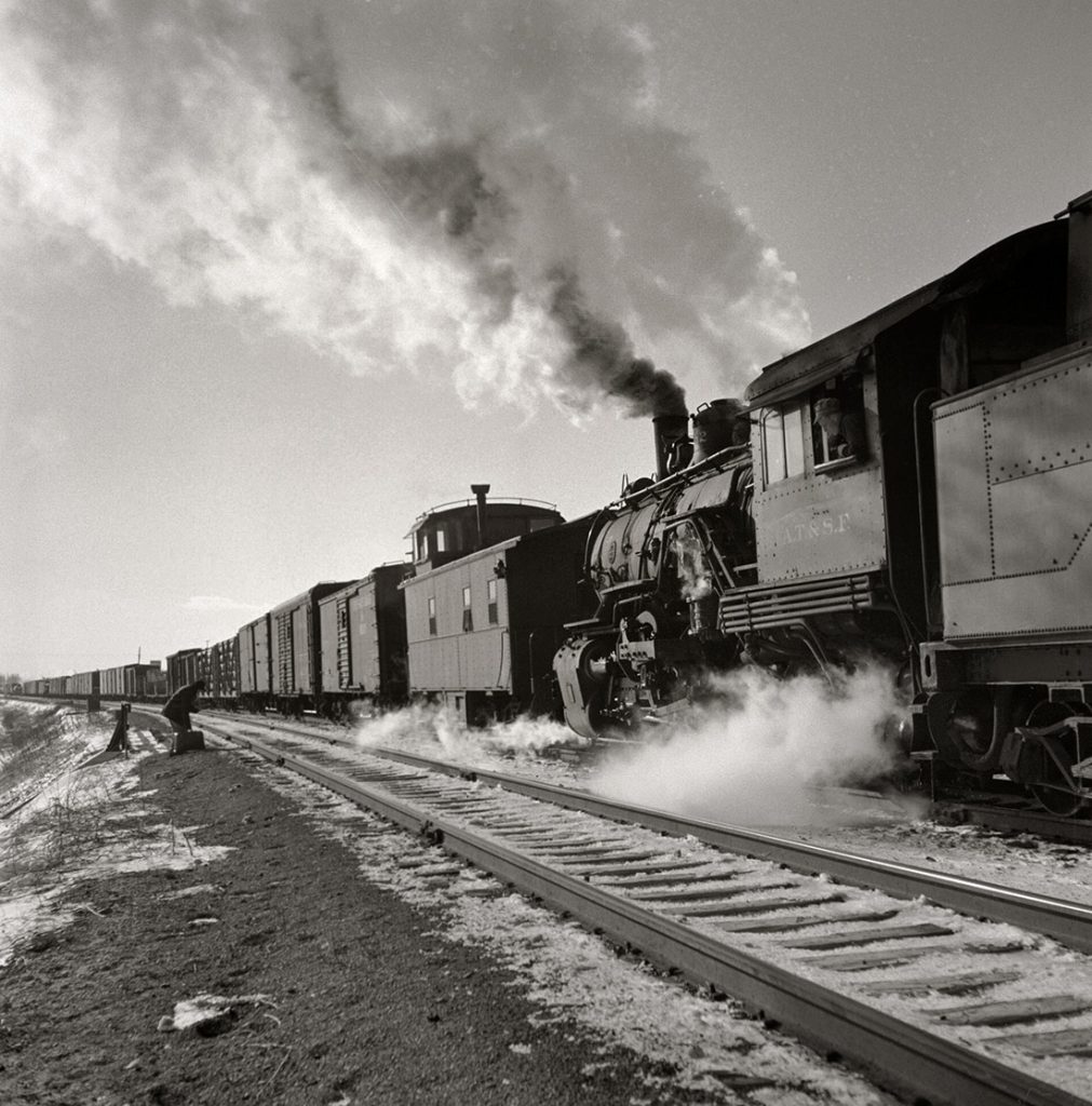 Vagones de carga a lo largo del ferrocarril de Atchison, Topeka y Santa Fe. Chillicothe, Illinois. EEUU. 1943