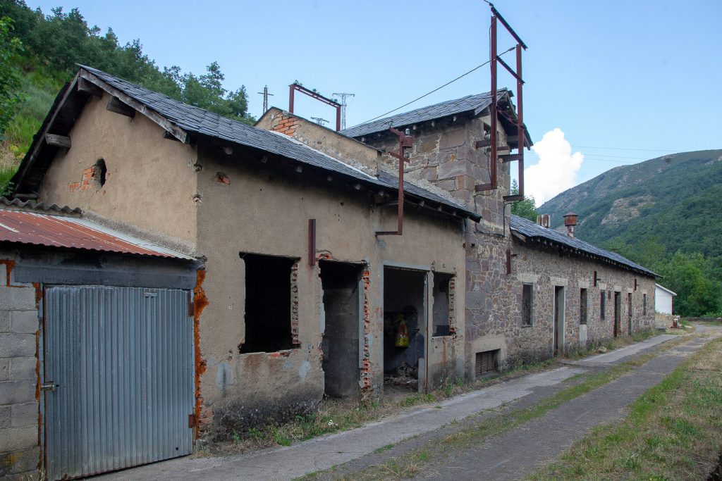 Instalaciones exteriores del Pozo Lumajo. Villaseca de Laciana. Villablino. Leon 2020