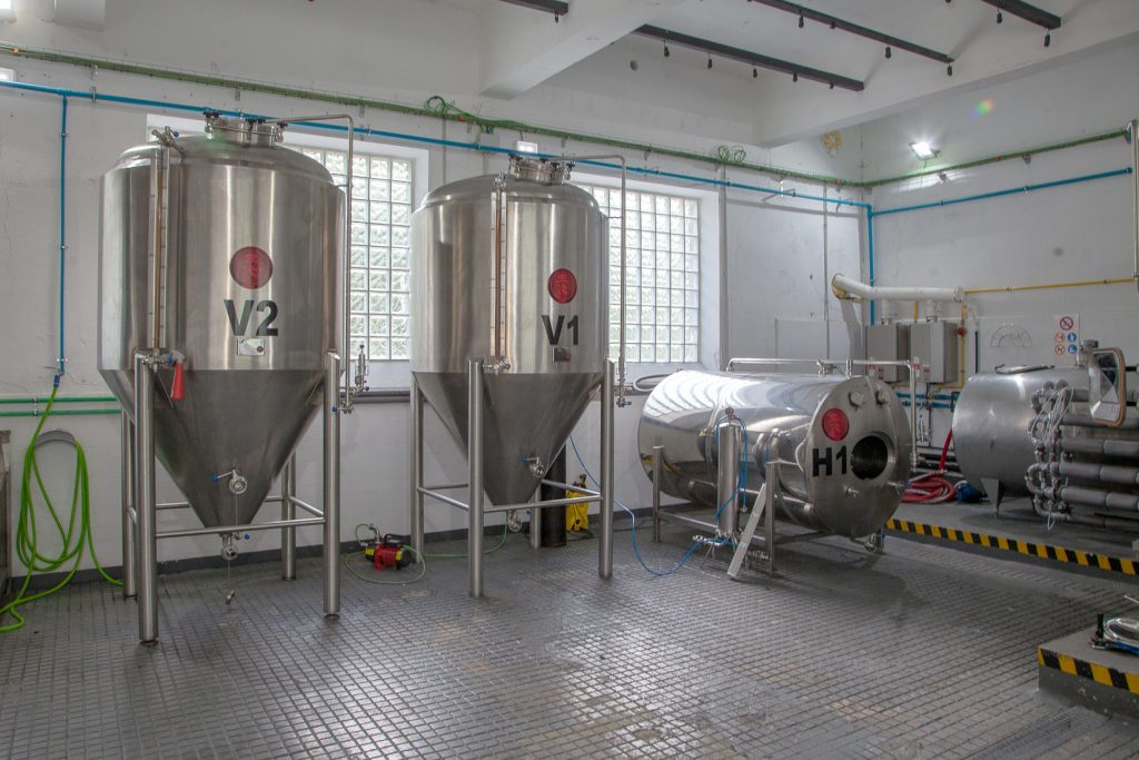 Fabrica de cerveza artesana 12.70, en las antiguas instalaciones del Pozo Lumajo. Villaseca de Laciana. Villablino. Leon 2020