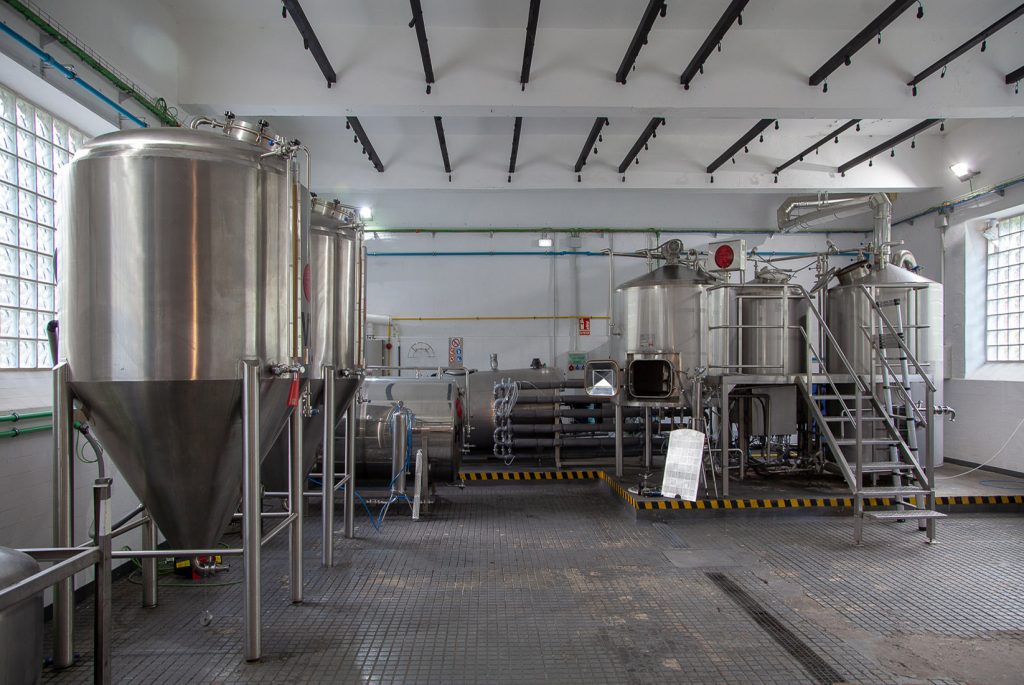 Fabrica de cerveza artesana 12.70, en las antiguas instalaciones del Pozo Lumajo. Villaseca de Laciana. Villablino. Leon 2020