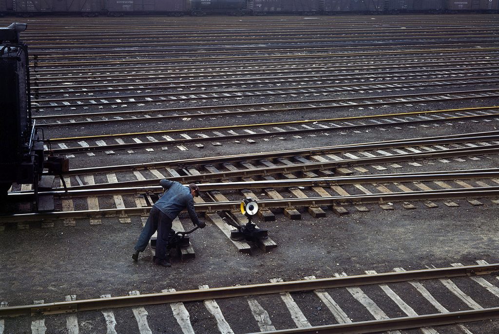 Guardagujas de la linea de ferrocarril del Noroeste de Chicago. Proviso Yard, Chicago. EEUU. 1943