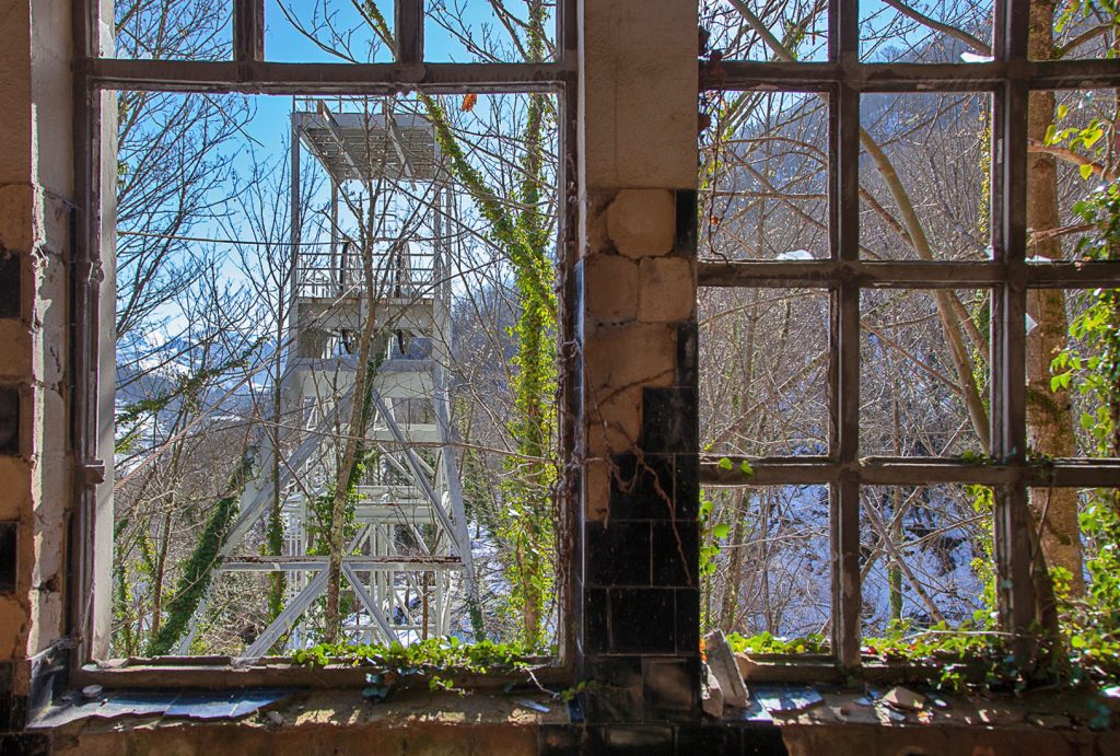 Instalaciones abandonadas del Pozo San Fernando. Orilles. Aller. Asturias 2021