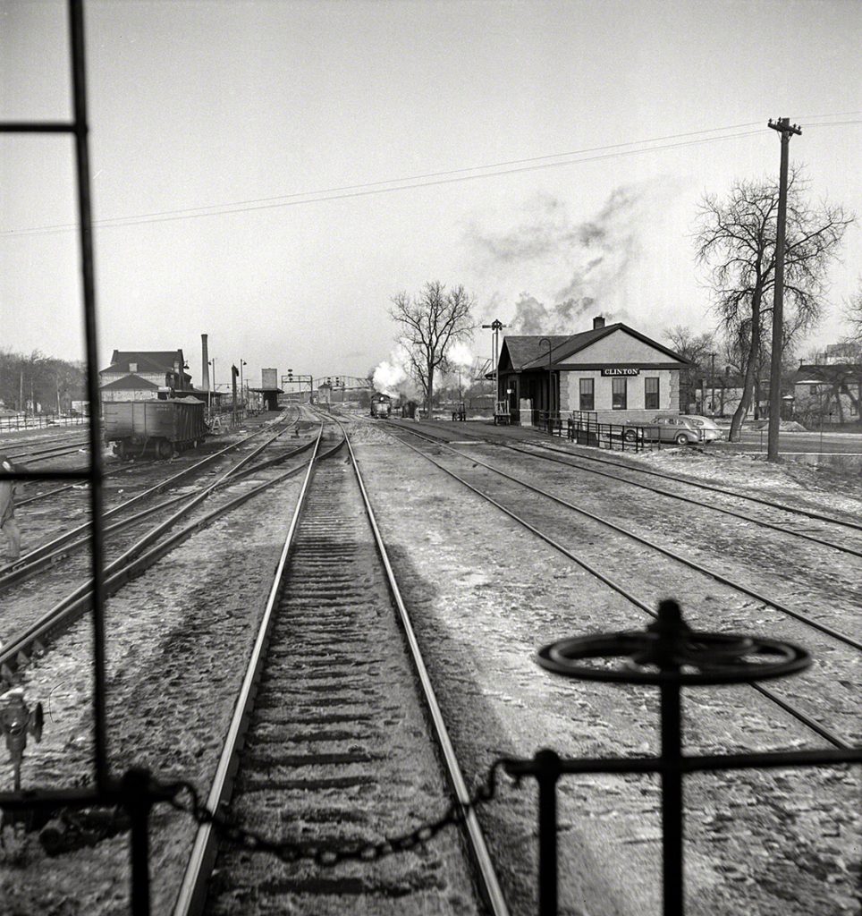 Linea de ferrocarril del Noroeste de Chicago. Clinton. Iowa. EEUU. 1943