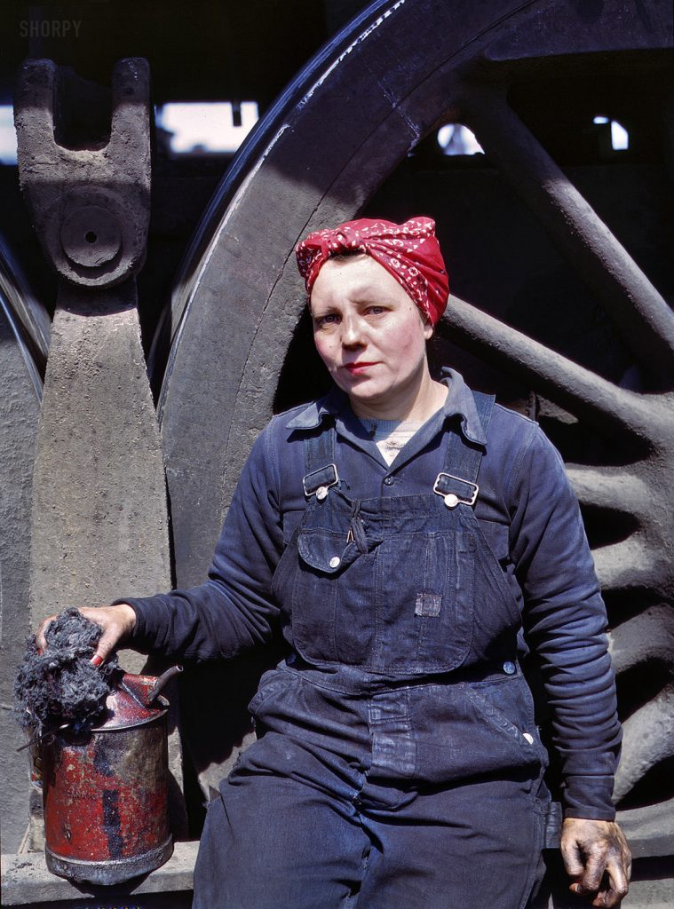Sra. Marcella Hart, empleada en la casa de máquinas del Ferrocarril del Noroeste de Chicago. Clinton, Iowa. EEUU. 1943