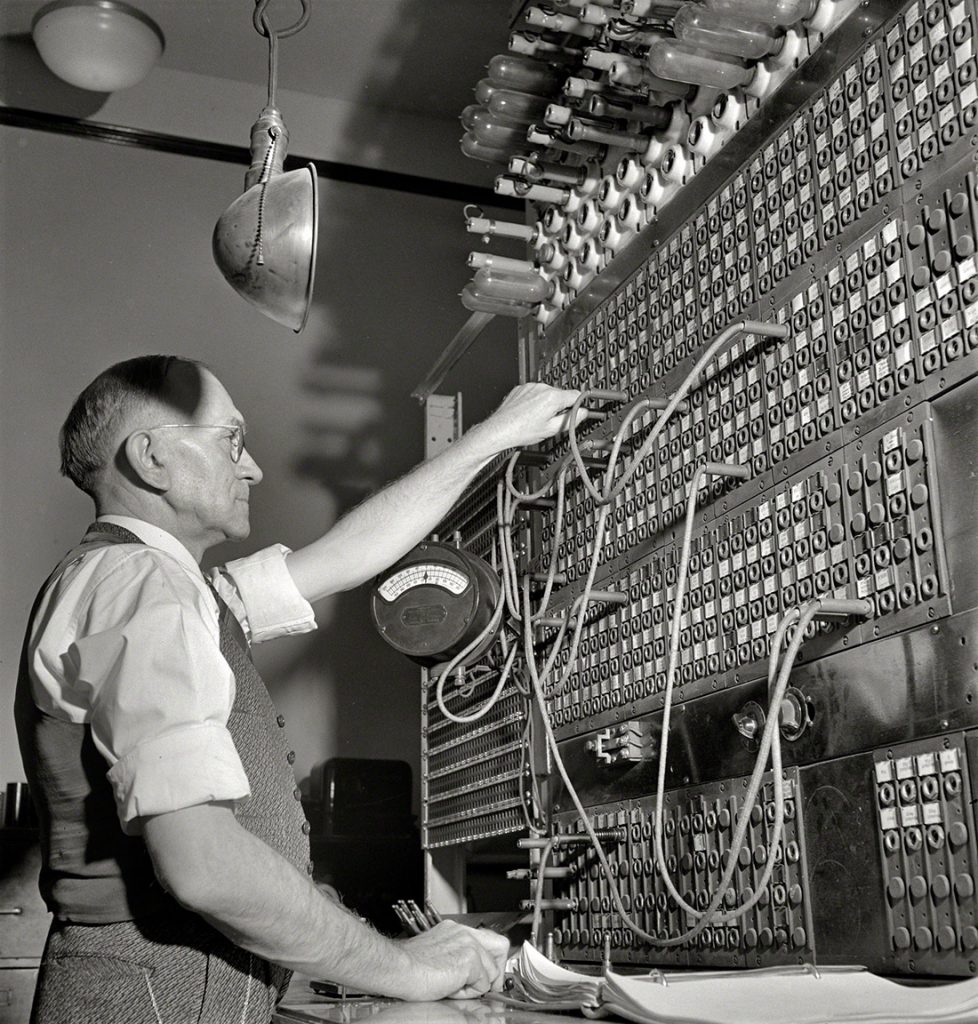 Centralita telegráfica del ferrocarril de Pennsylvania. Estación de Chicago. EEUU. 1943