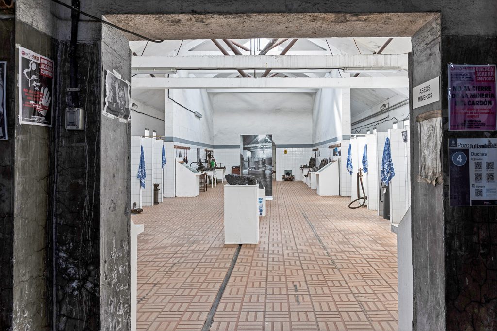 Antigua casa de aseos del Pozo Julia. Fabero. León 2020.