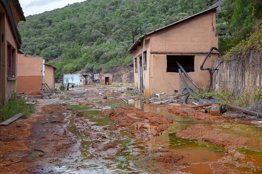 Instalaciones abandonadas de la mina de Antracitas de Brañuelas. Torre del Bierzo. Leon 2019