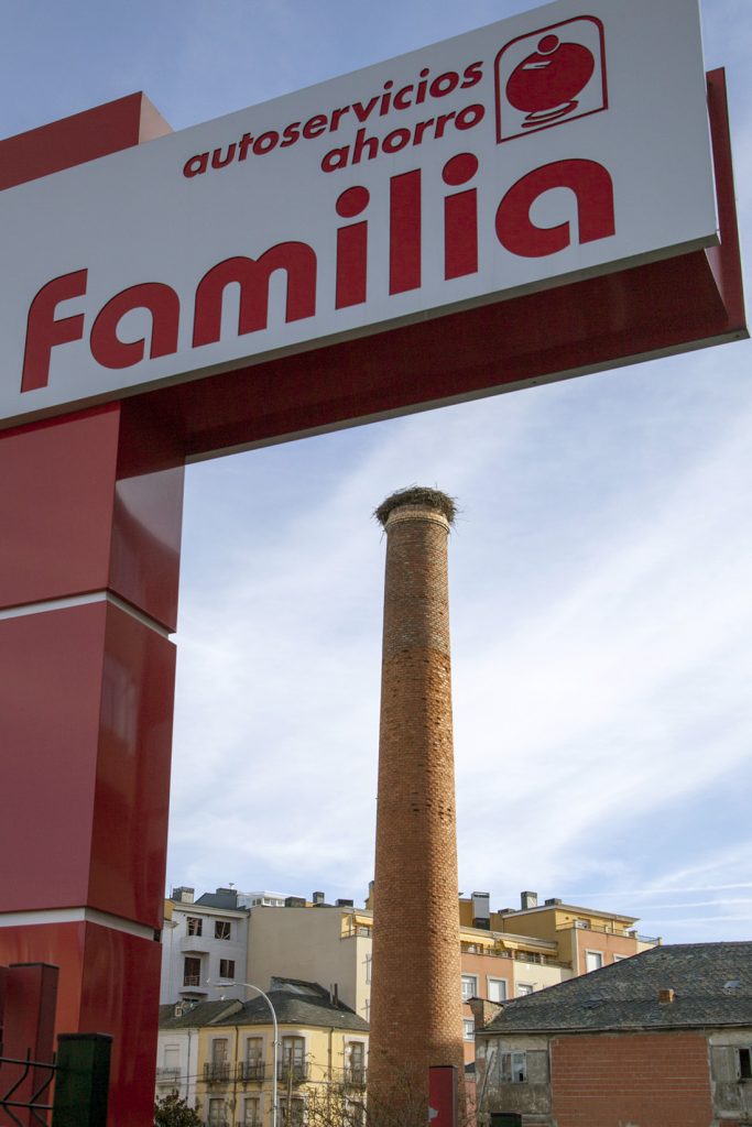 Antigua chimenea de la fabrica de ladrillos. Bembibre. León 2018