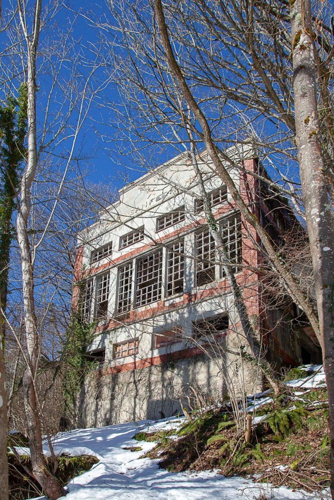 Instalaciones abandonadas del Pozo San Fernando. Orilles. Aller. Asturias 2021