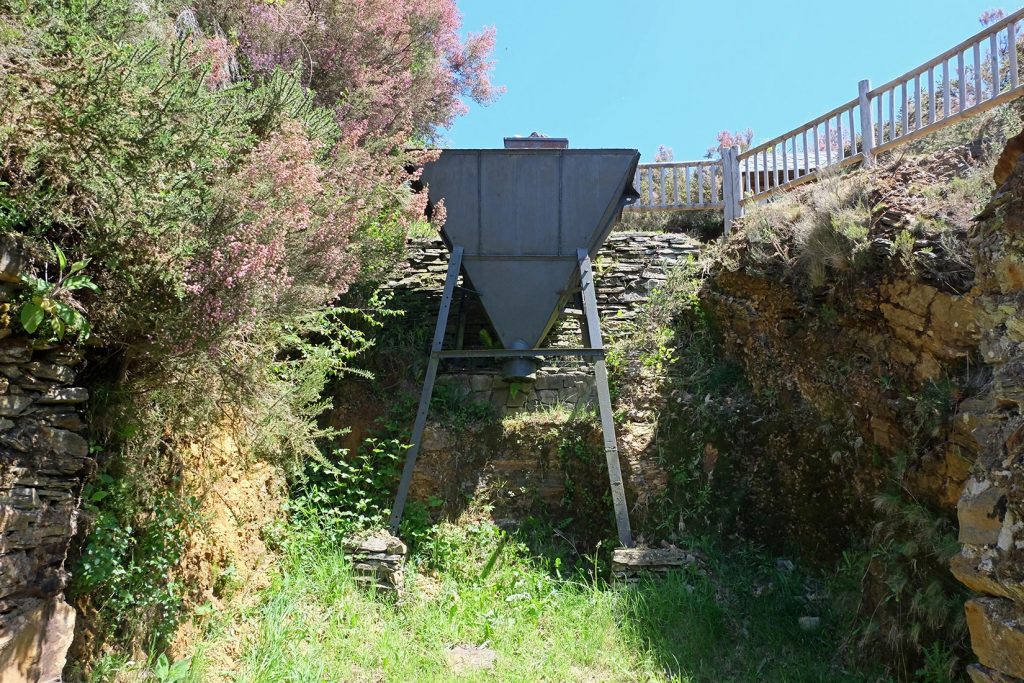 Detalle de la tolva de la Mina Peña Tascón. Villanueva de Oscos. Asturias. 2021