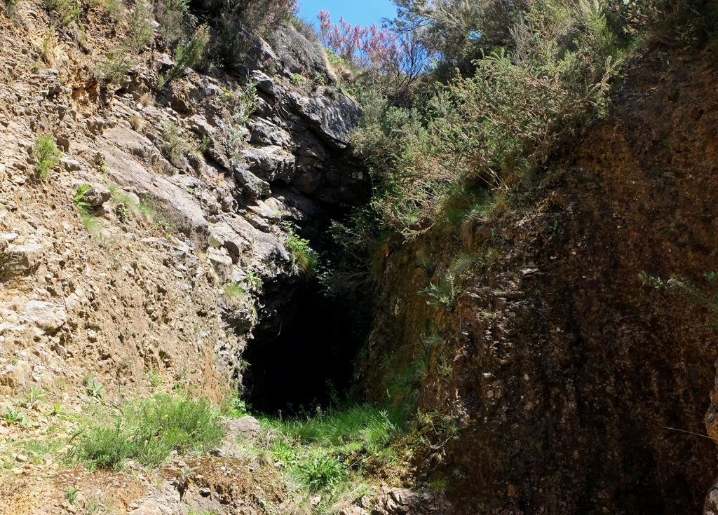 Bocamina del segundo piso de la Mina Peña Tascón. Villanueva de Oscos. Asturias. 2021