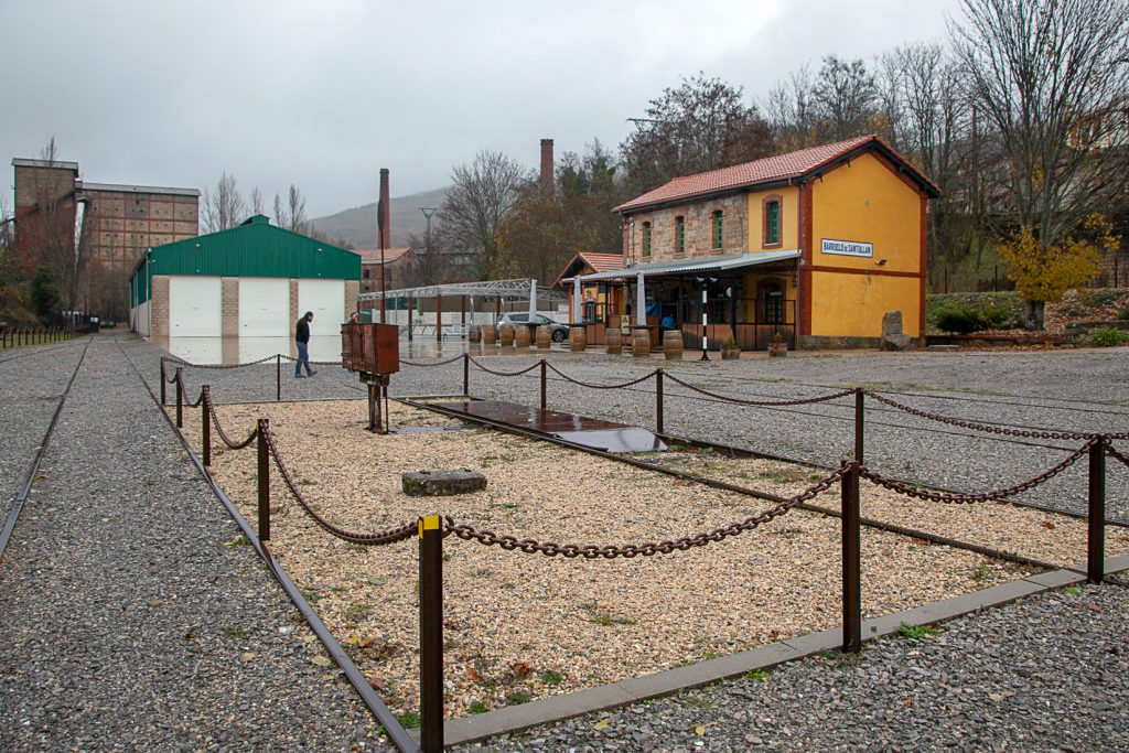 Antigua estación de Barruelo de Santullán. Palencia 2019
