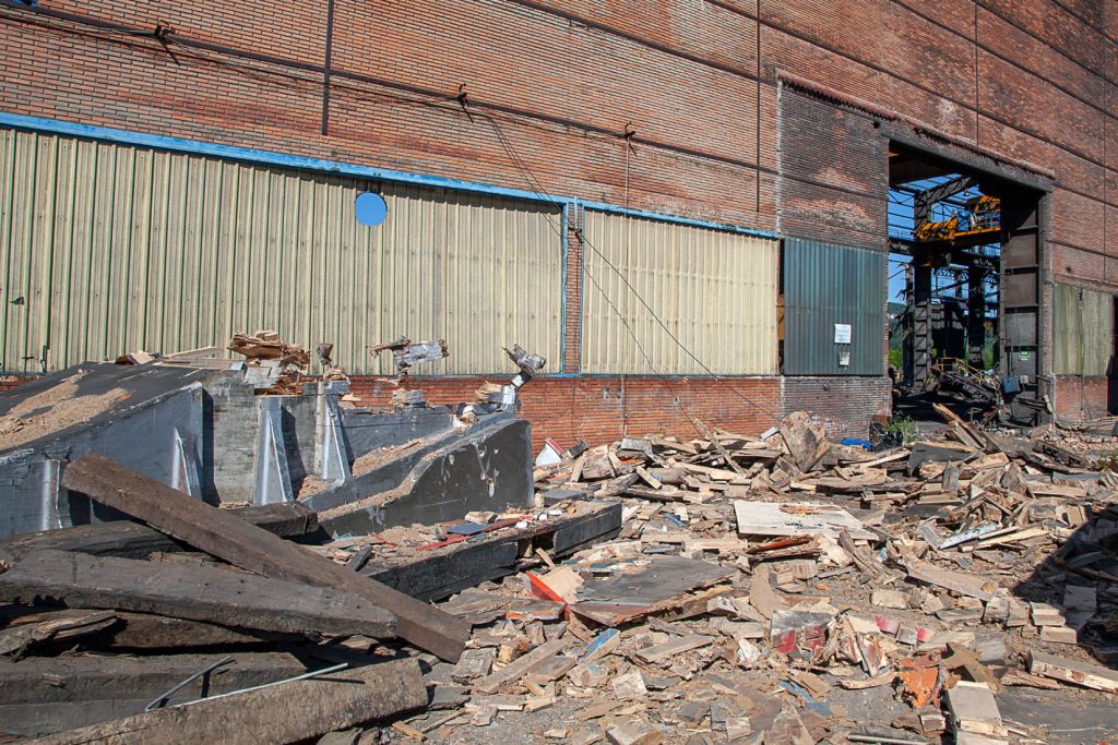 Derribo de la factoría industrial de Felguera Melt. Langreo 2020