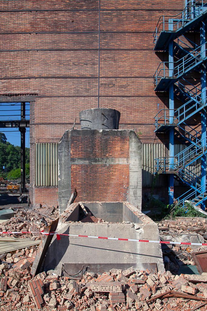 Derribo de la factoría industrial de Felguera Melt. Langreo 2020