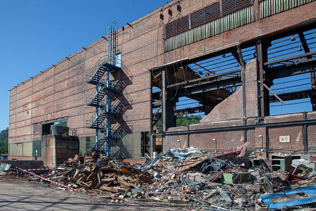 Derribo de la factoría industrial de Felguera Melt. Langreo 2020