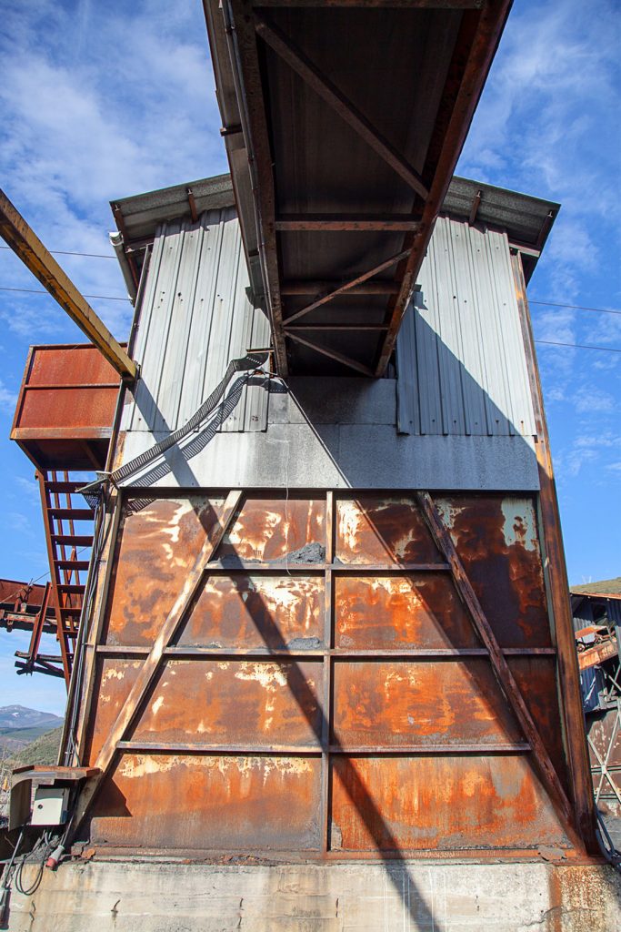 Instalaciones abandonadas del lavadero de La Recuelga. Santa Cruz del Sil. Páramo del Sil. León 2018