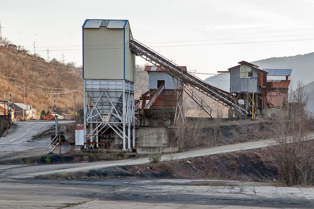 Instalaciones abandonadas del lavadero de La Recuelga. Santa Cruz del Sil. Páramo del Sil. León 2018