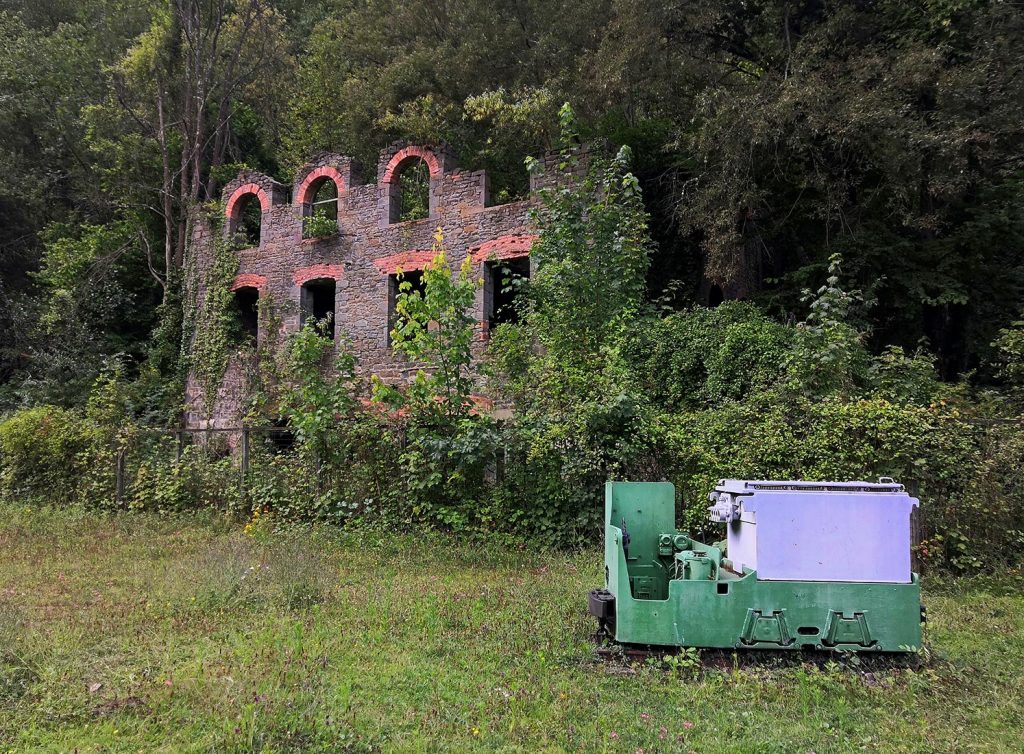 Instalaciones del segundo piso de las Minas de Urbiés. Valle de Turón. Mieres. Asturias. 2021