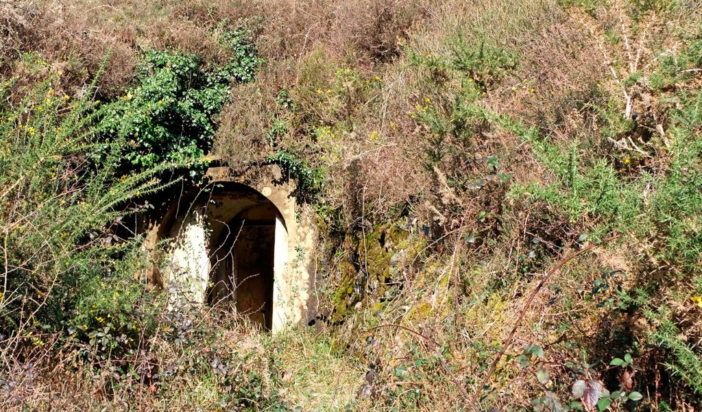 Polvorín junto a la Bocamina La Esperanza de Hulleras de Riosa. Morcín. Asturias. 2021
