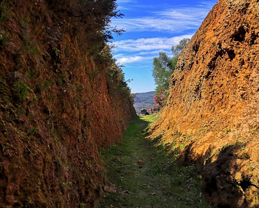 Trinchera del primer piso de la Mina Peña Tascón. Villanueva de Oscos. Asturias. 2021