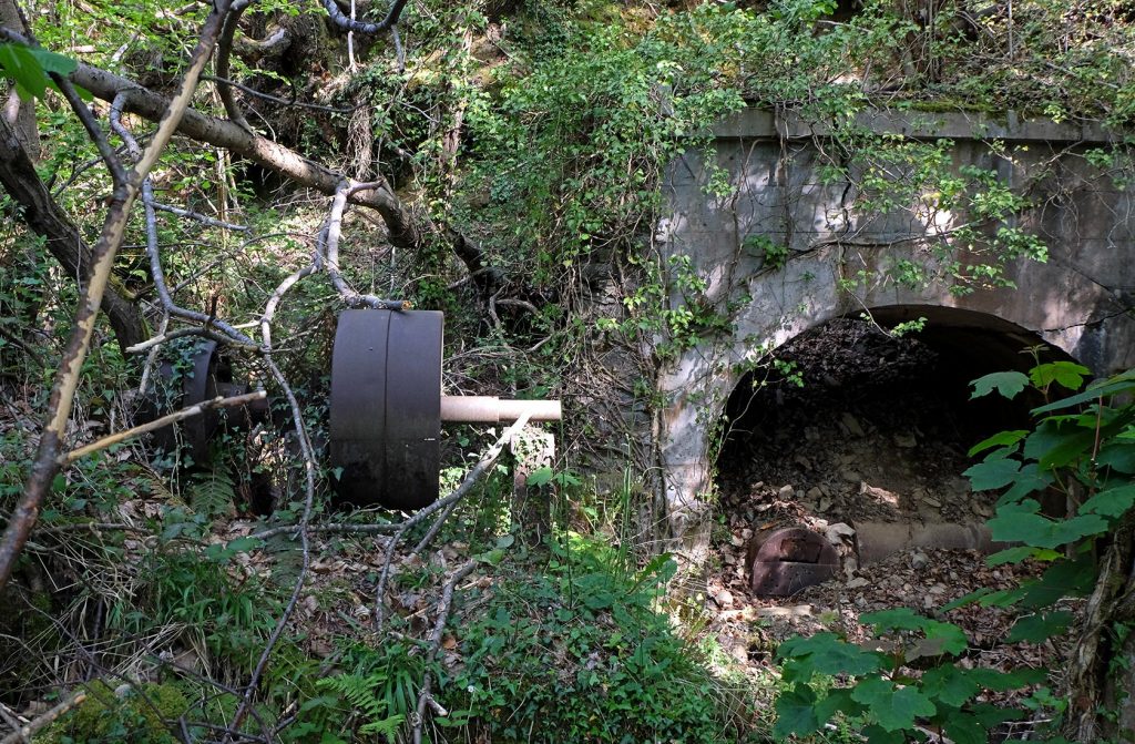Ventilador y bocamina junto al Pozo San Fernando. Aller. Asturias. 2021
