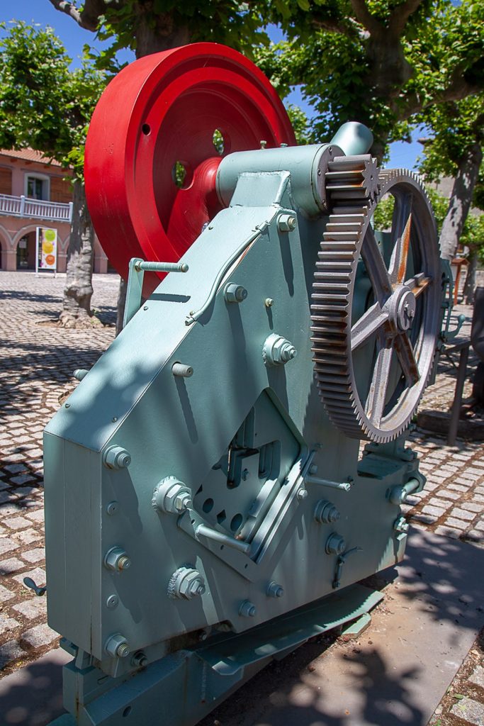 Maquinaria minera expuesta en el exterior del Museo de la Siderurgia y la Minería de Sabero. León 2021