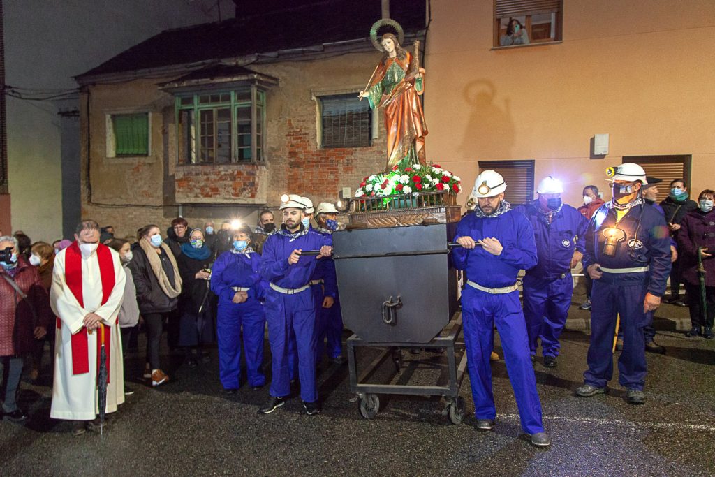 Procesión Minera el día de Santa Barbara. Fabero. León 2021