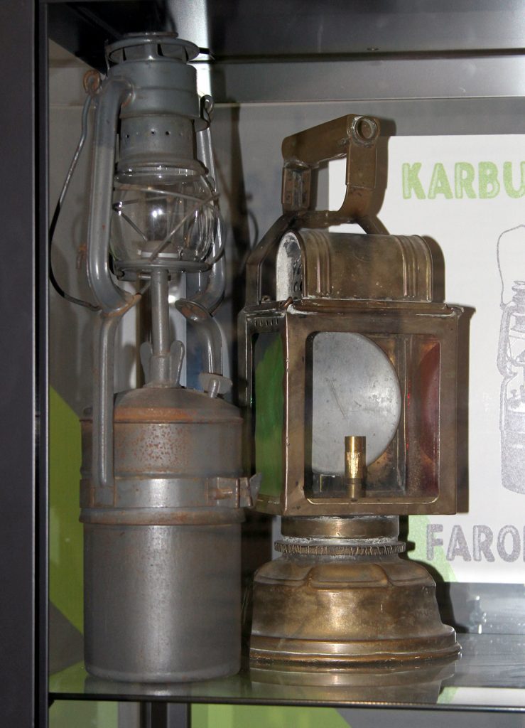 Exposición Temporal en el Museo de la Minería del País Vasco. El Carburo. Luz en la Mina, de la colección de Fernando Cuevas. 2021