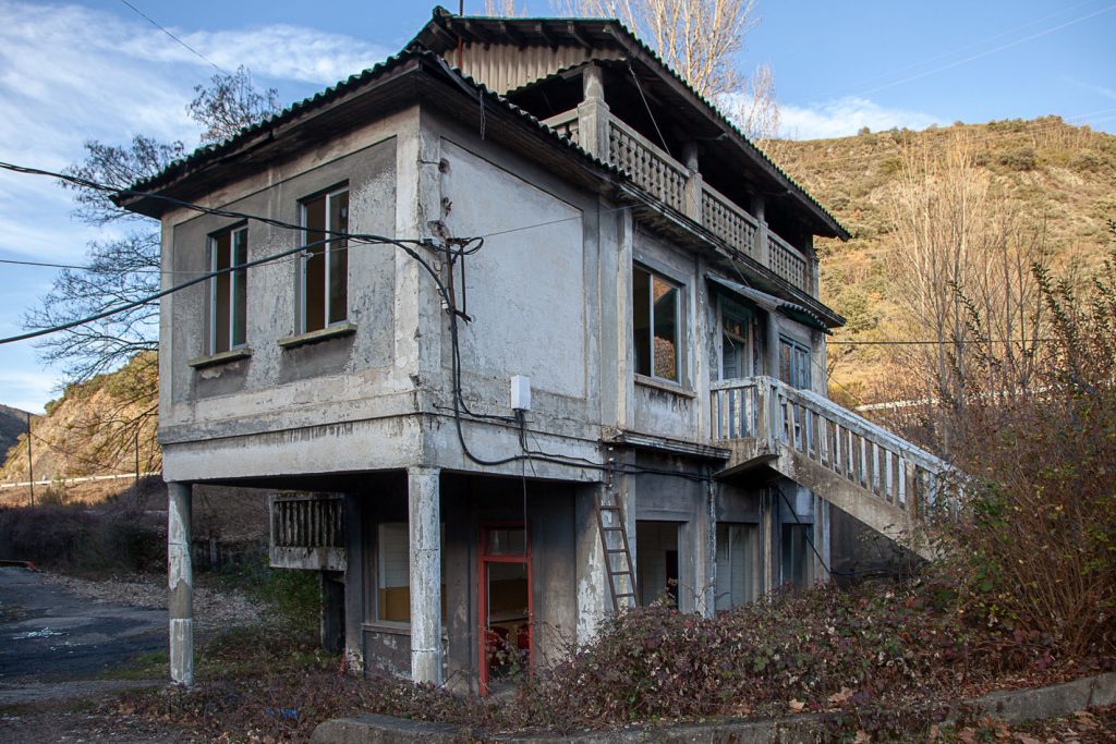 Instalaciones abandonadas del lavadero de La Recuelga, de Antracitas de Fabero. Santa Cruz del Sil. Páramo del Sil. León 2018