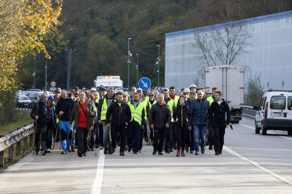 Marcha a pie de mineros de Castilla y León andando a Oviedo en defensa de una transición justa. Mieres. Asturias 2018