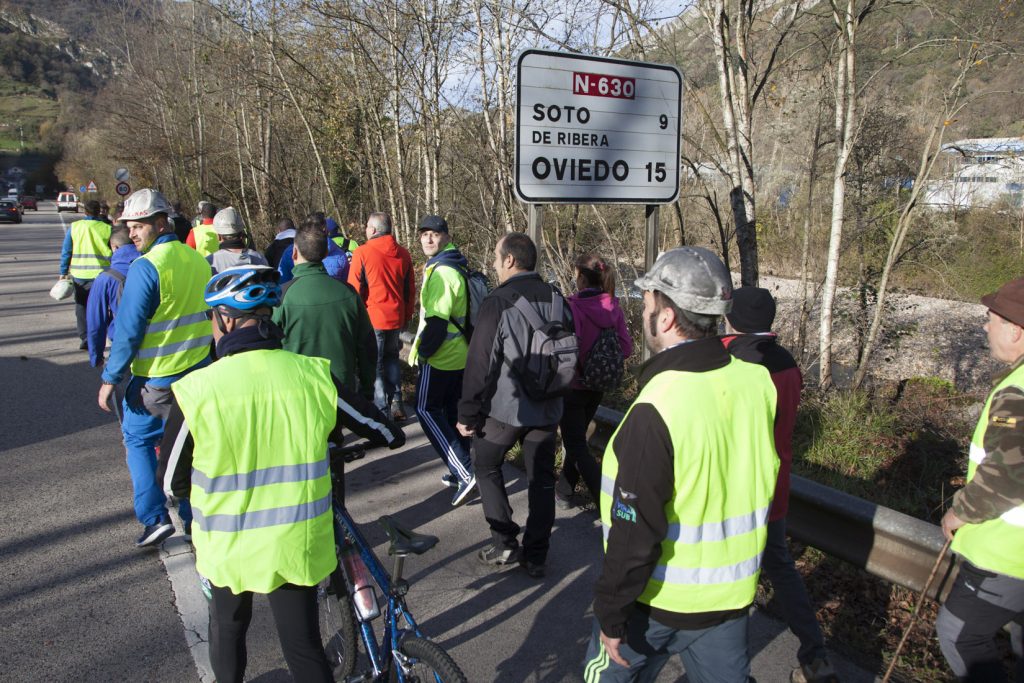 Marcha a pie de mineros de Castilla y León andando a Oviedo en defensa de una transición justa. Mieres. Asturias 2018