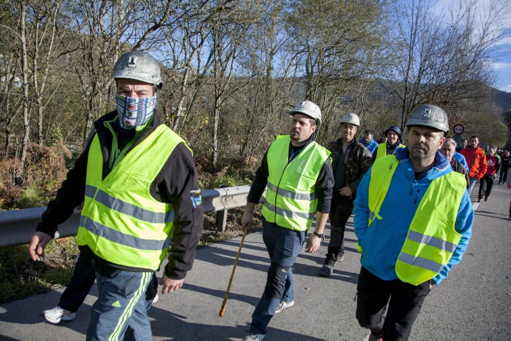 Marcha a pie de mineros de Castilla y León andando a Oviedo en defensa de una transición justa. Mieres. Asturias 2018